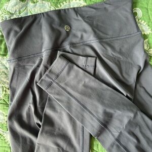 Size 4 | Lululemon Wunder Under original rise